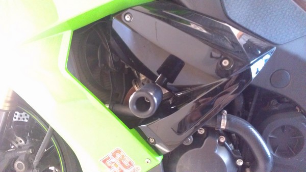 zx-10r-frame-slider-assembly-9.jpg zx-10r-frame-slider-assembly-9.jpg